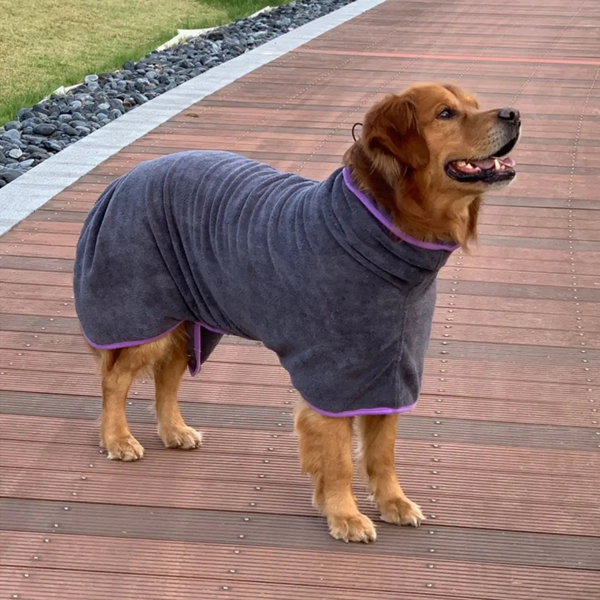 Quick-Dry Microfiber Pet Bathrobe and Towel - Ultra-Fine Fiber Grooming Accessory for Dogs and Cats in Blue